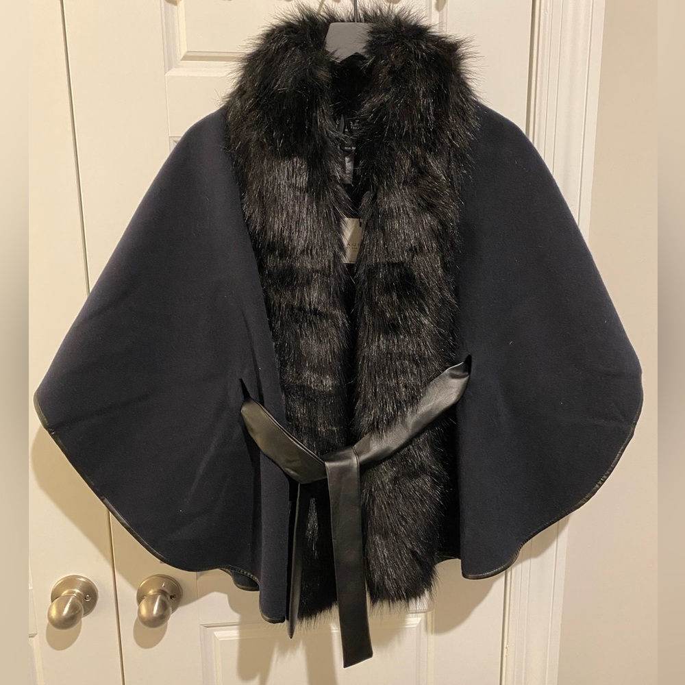 Laundry By Shelli Segal Black Cape with Faux Fur Trim